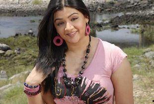 承认抽脂的女明星